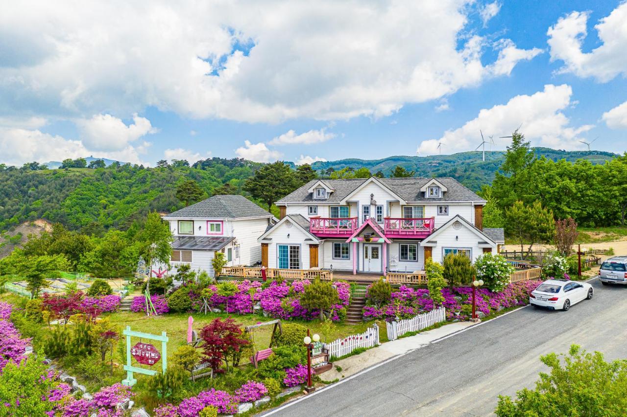 Pungcha & Herb Pension Пьончан Екстериор снимка